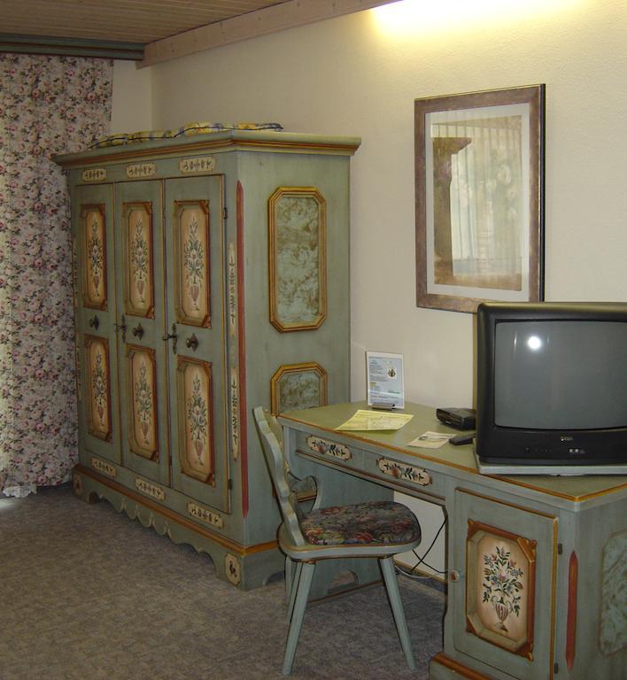 Hotel Garni Hubertushof Bad Fussing Room photo