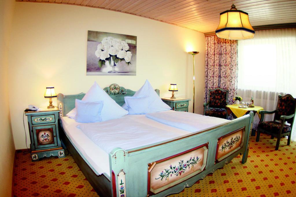 Hotel Garni Hubertushof Bad Fussing Room photo
